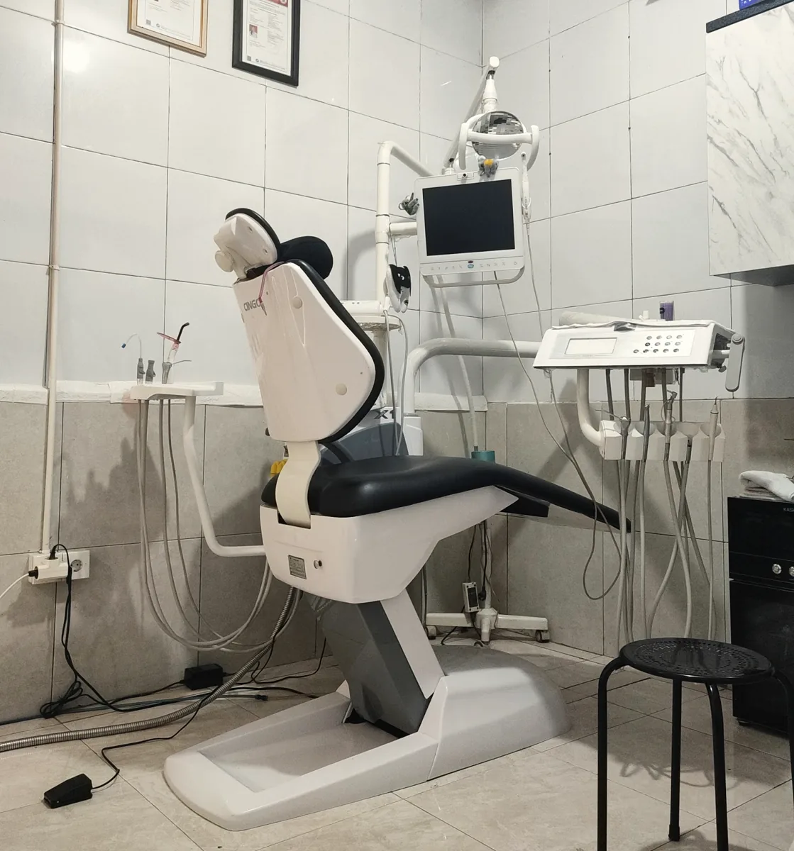 Kursi perawatan di Family Dentist